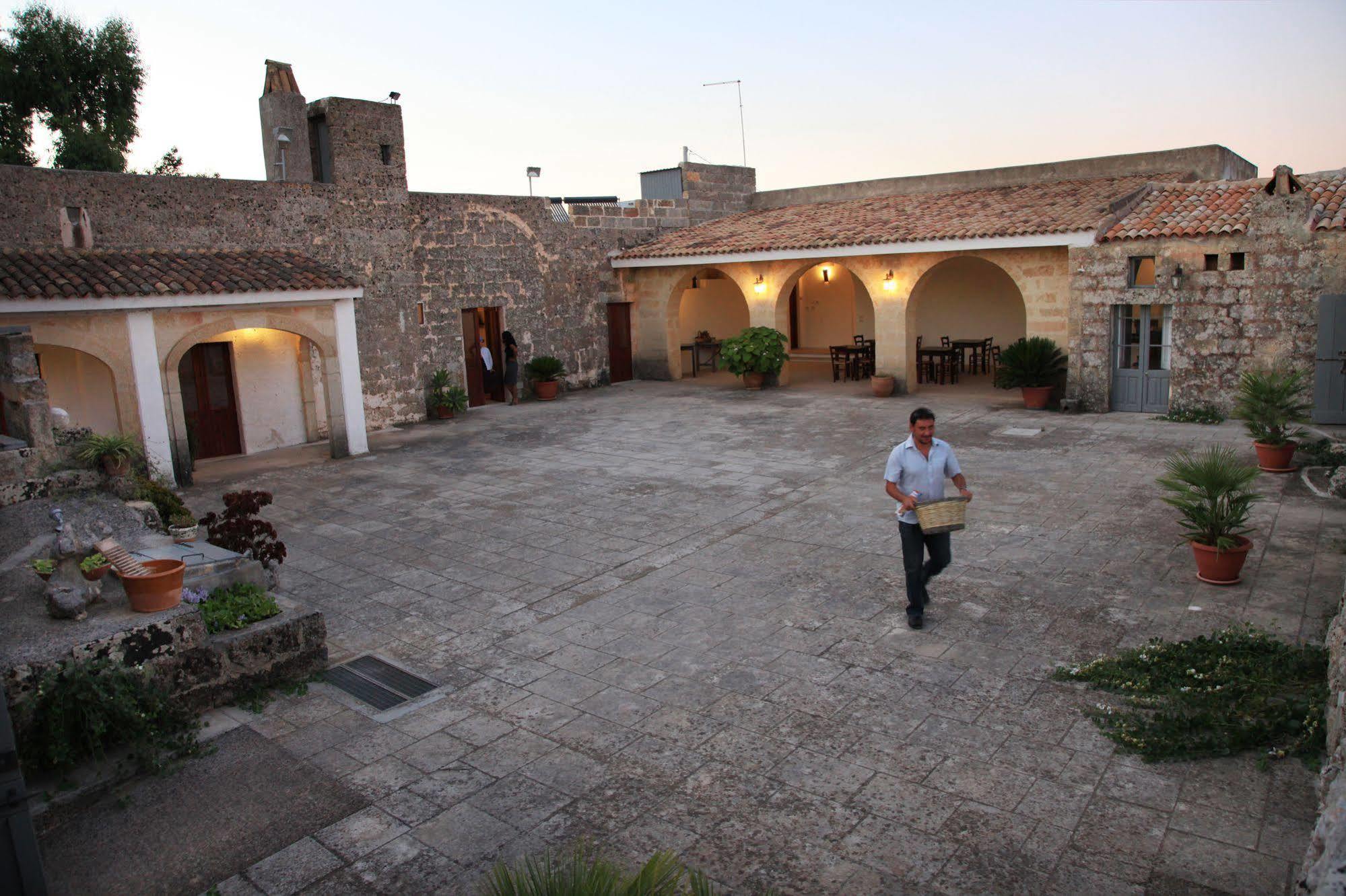 Bed and Breakfast Masseria Uccio Триказе Экстерьер фото